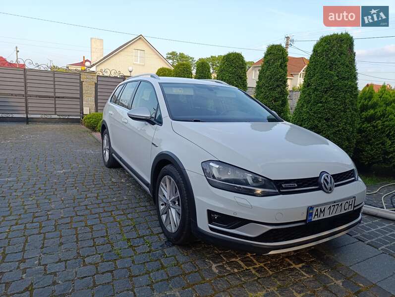 Универсал Volkswagen Golf Alltrack 2016 в Житомире