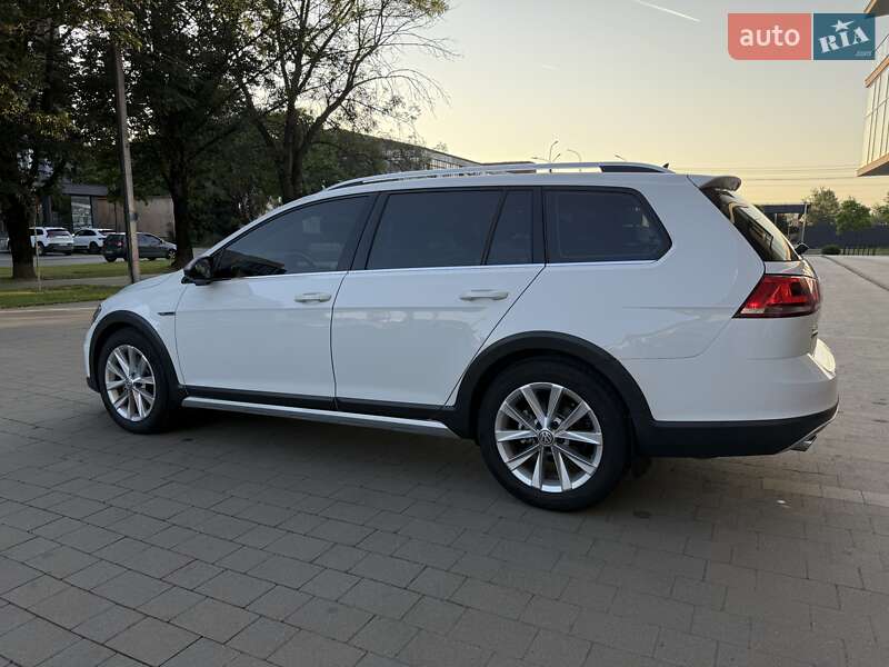 Универсал Volkswagen Golf Alltrack 2016 в Ужгороде
