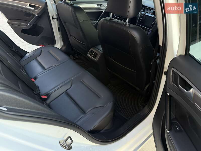 Универсал Volkswagen Golf Alltrack 2016 в Ужгороде