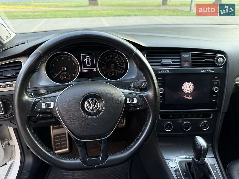 Универсал Volkswagen Golf Alltrack 2016 в Ужгороде