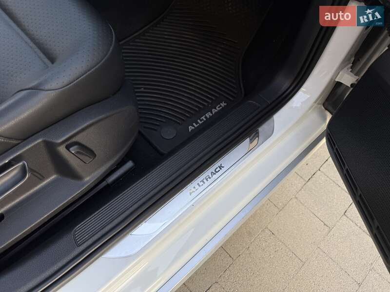 Универсал Volkswagen Golf Alltrack 2016 в Ужгороде