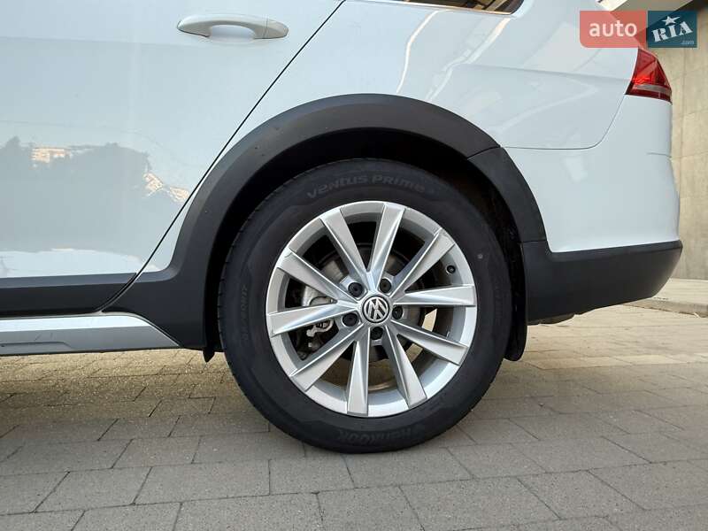 Универсал Volkswagen Golf Alltrack 2016 в Ужгороде