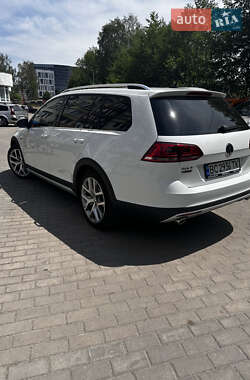 Універсал Volkswagen Golf Alltrack 2017 в 