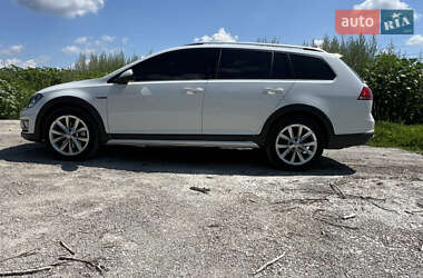 Универсал Volkswagen Golf Alltrack 2016 в Сумах