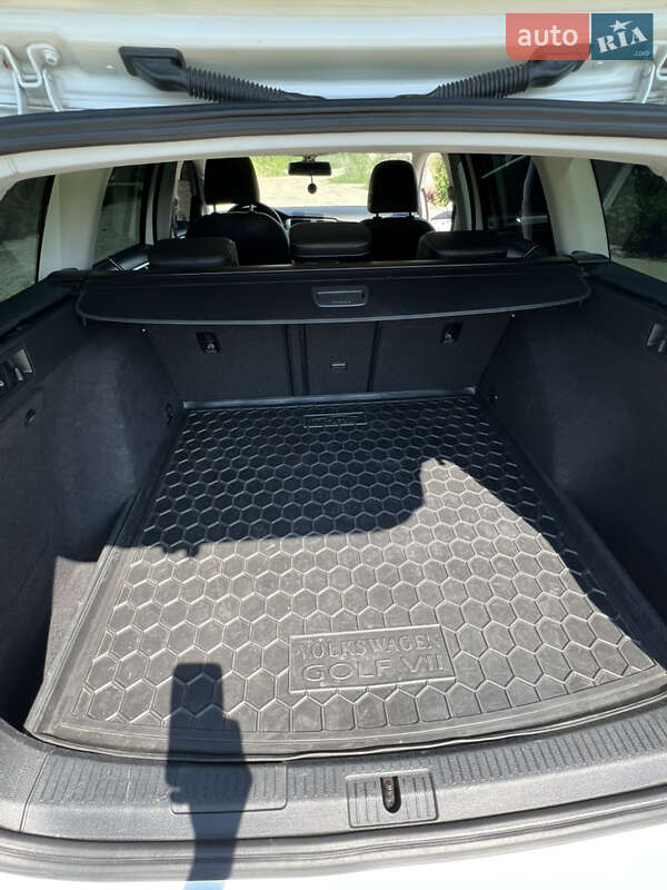 Универсал Volkswagen Golf Alltrack 2016 в Сумах