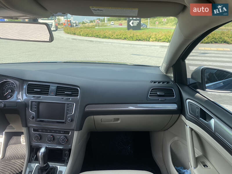 Универсал Volkswagen Golf Alltrack 2016 в Львове