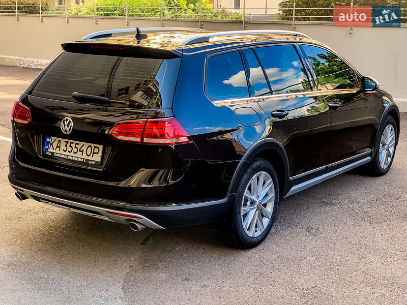 Универсал Volkswagen Golf Alltrack 2017 в Киеве
