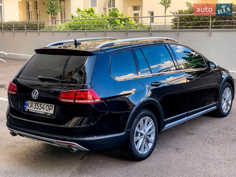 Универсал Volkswagen Golf Alltrack 2017 в Киеве