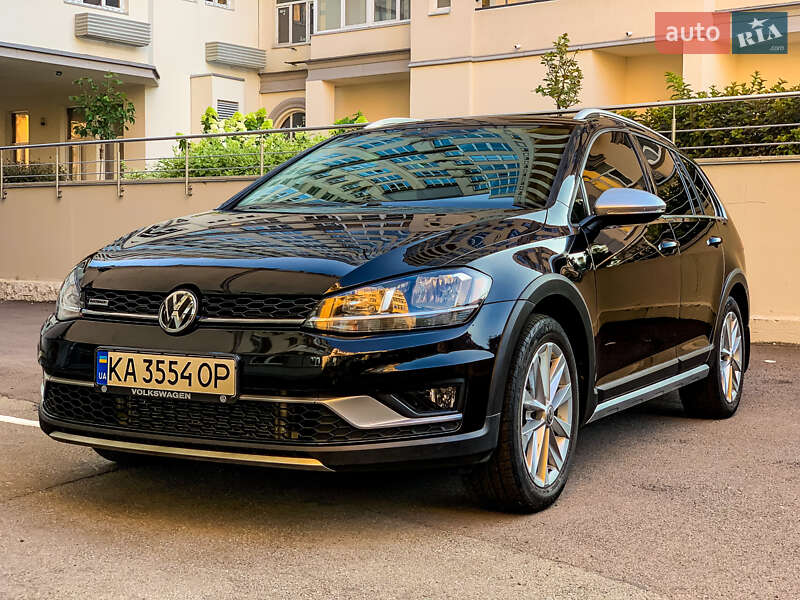 Универсал Volkswagen Golf Alltrack 2017 в Киеве