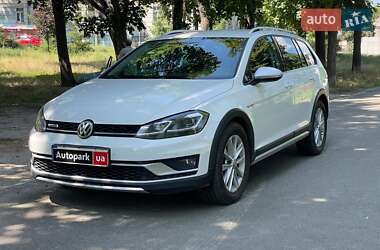 Универсал Volkswagen Golf Alltrack 2017 в Киеве