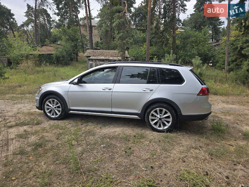 Универсал Volkswagen Golf Alltrack 2016 в Черкассах