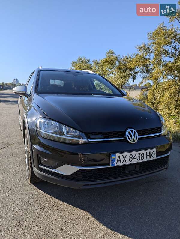 Универсал Volkswagen Golf Alltrack 2017 в Киеве