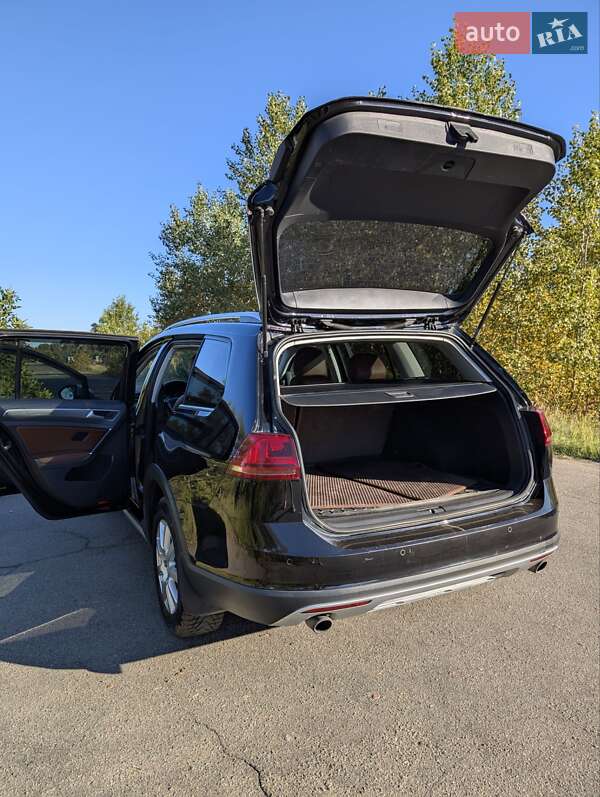 Универсал Volkswagen Golf Alltrack 2017 в Киеве