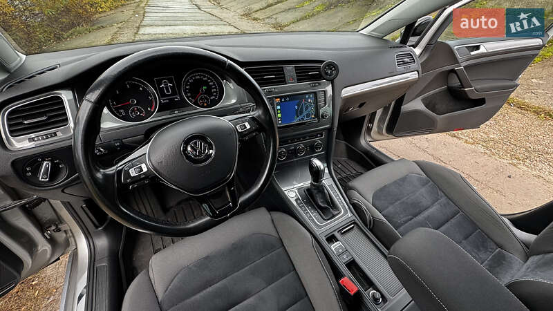 Универсал Volkswagen Golf Alltrack 2015 в Киеве
