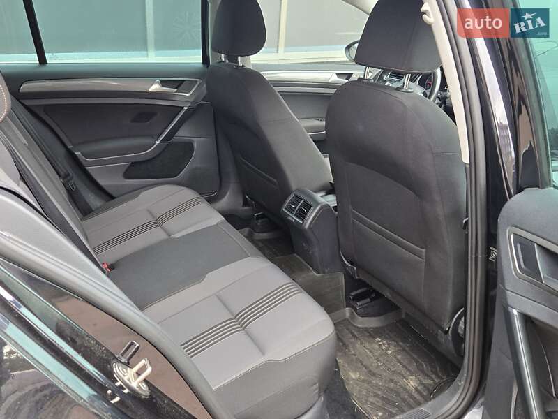 Универсал Volkswagen Golf Alltrack 2016 в Киеве