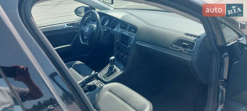 Універсал Volkswagen Golf Alltrack 2017 в Дніпрі