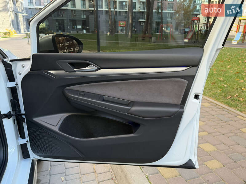 Универсал Volkswagen Golf Alltrack 2023 в Броварах