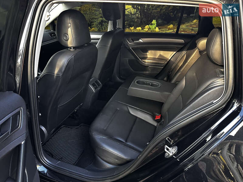 Универсал Volkswagen Golf Alltrack 2019 в Хусте