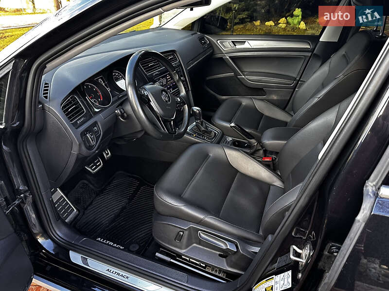 Универсал Volkswagen Golf Alltrack 2019 в Хусте