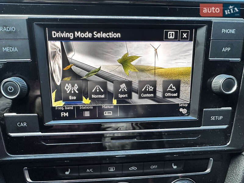 Универсал Volkswagen Golf Alltrack 2019 в Хусте