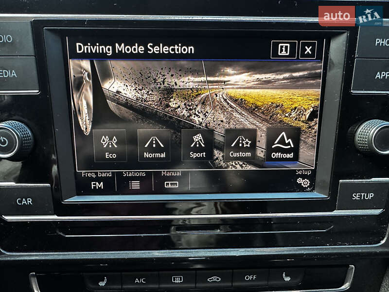 Универсал Volkswagen Golf Alltrack 2019 в Хусте