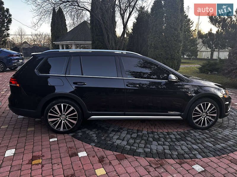 Универсал Volkswagen Golf Alltrack 2019 в Хусте