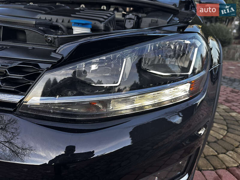 Универсал Volkswagen Golf Alltrack 2019 в Хусте