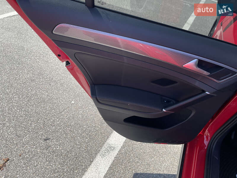 Универсал Volkswagen Golf Alltrack 2019 в Киеве