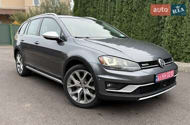 Универсал Volkswagen Golf Alltrack 2016 в Киеве