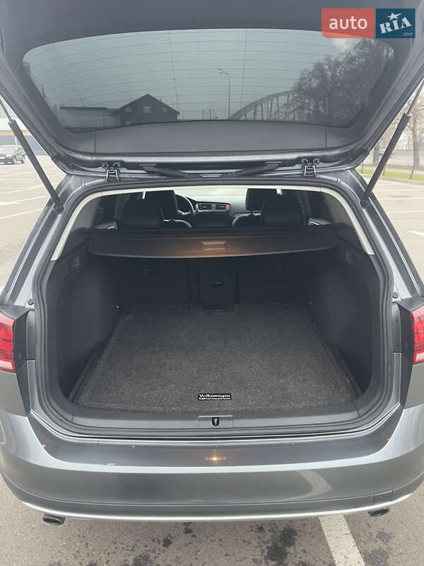 Универсал Volkswagen Golf Alltrack 2018 в Киеве фото 28 Универсал Volkswagen Golf Alltrack 2018 в Киеве