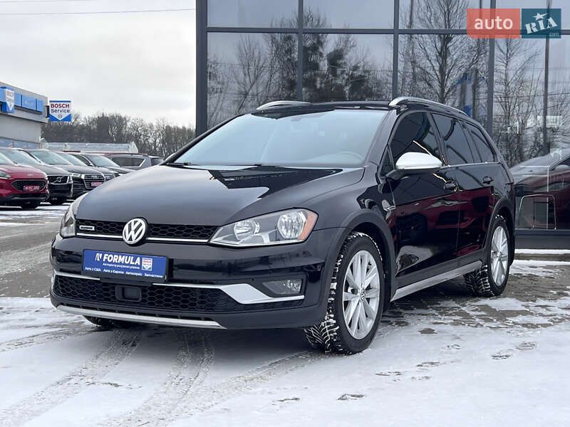 Универсал Volkswagen Golf Alltrack 2017 в Нововолынске