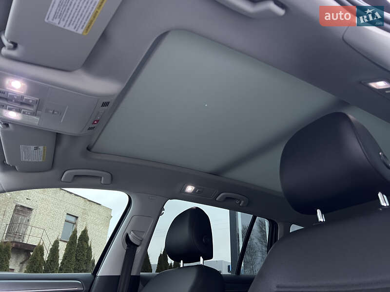 Универсал Volkswagen Golf Alltrack 2017 в Нововолынске