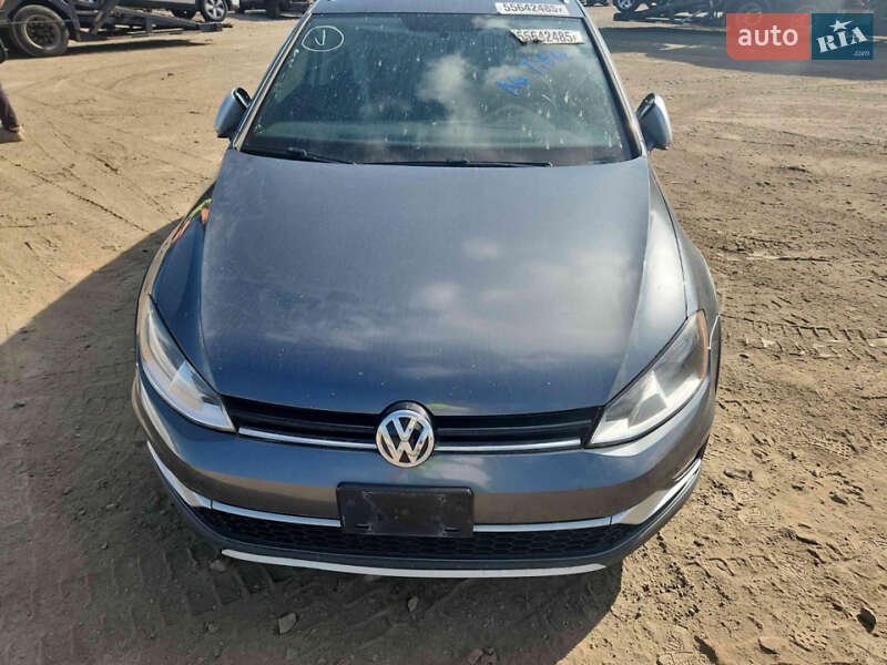 Универсал Volkswagen Golf Alltrack 2017 в Полтаве