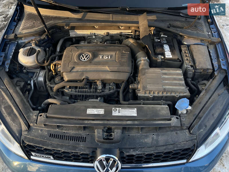 Универсал Volkswagen Golf Alltrack 2017 в Ровно