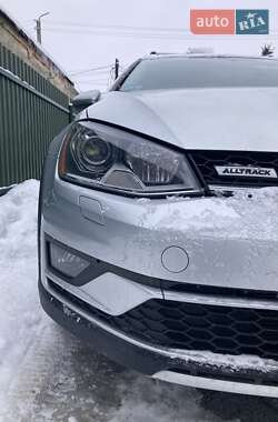 Универсал Volkswagen Golf Alltrack 2017 в Киеве