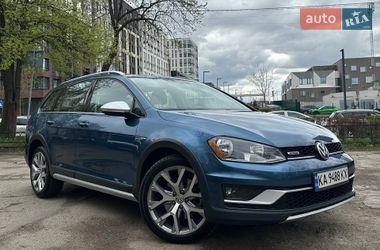 Универсал Volkswagen Golf Alltrack 2017 в Киеве