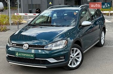 Универсал Volkswagen Golf Alltrack 2019 в Киеве