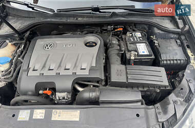 Хэтчбек Volkswagen Golf GTD 2011 в 