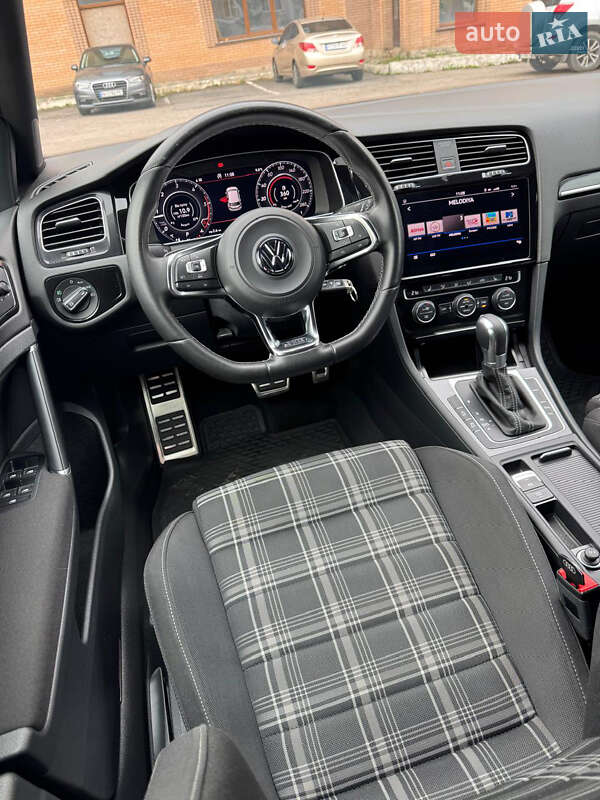 Хетчбек Volkswagen Golf GTD 2016 в Києві фото 24 Хетчбек Volkswagen Golf GTD 2016 в Києві