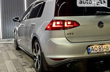 Хэтчбек Volkswagen Golf GTI 2016 в Ужгороде