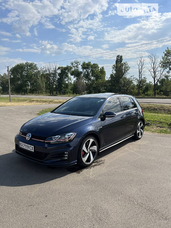 Хэтчбек Volkswagen Golf GTI 2019 в Умани