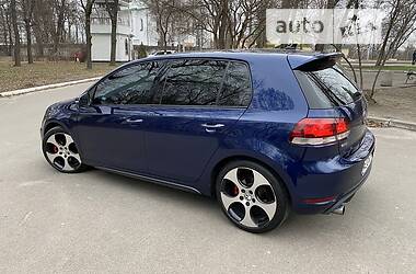 Хетчбек Volkswagen Golf GTI 2011 в 