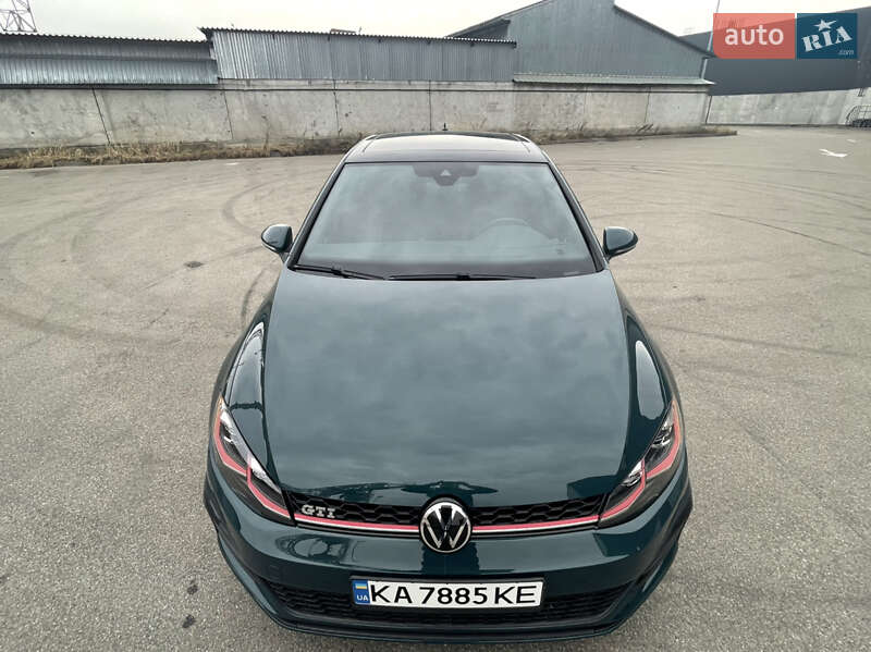 Хетчбек Volkswagen Golf GTI 2017 в Києві