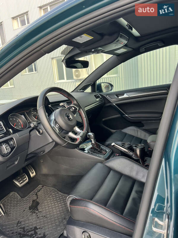 Хетчбек Volkswagen Golf GTI 2017 в Києві
