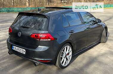 Хэтчбек Volkswagen Golf GTI 2016 в Киеве