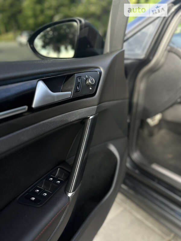 Хэтчбек Volkswagen Golf GTI 2014 в Кременчуге