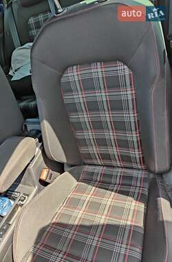 Хетчбек Volkswagen Golf GTI 2019 в 