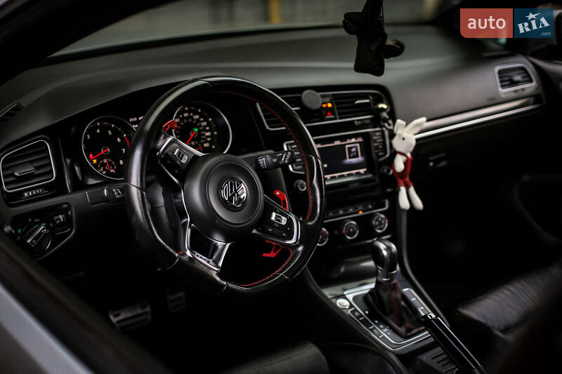 Хэтчбек Volkswagen Golf GTI 2014 в Киеве