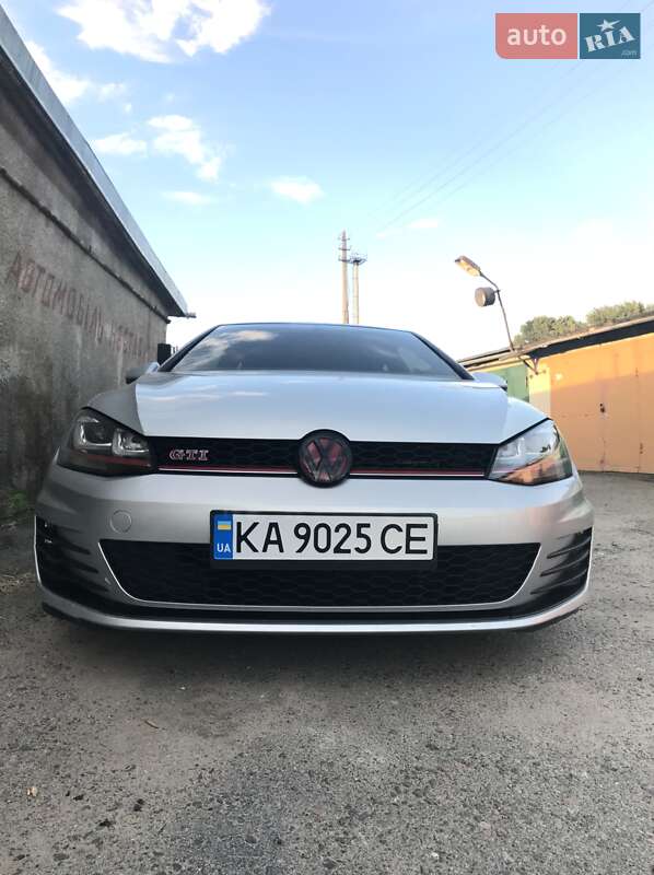 Хэтчбек Volkswagen Golf GTI 2014 в Киеве