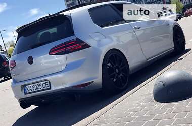 Хэтчбек Volkswagen Golf GTI 2014 в Киеве